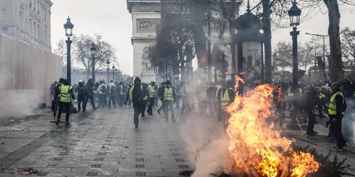 Los barrios acomodados del oeste de París vivieron una vez más la acción de los vándalos, que vinieron, aprovechando la manifestación de los "chalecos amarillos".