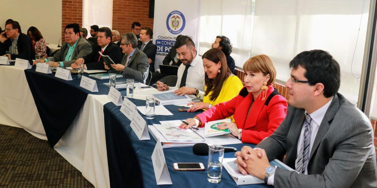 El viernes continuarán en Bogotá sesiones de negociación del aumento del salario mínimo.