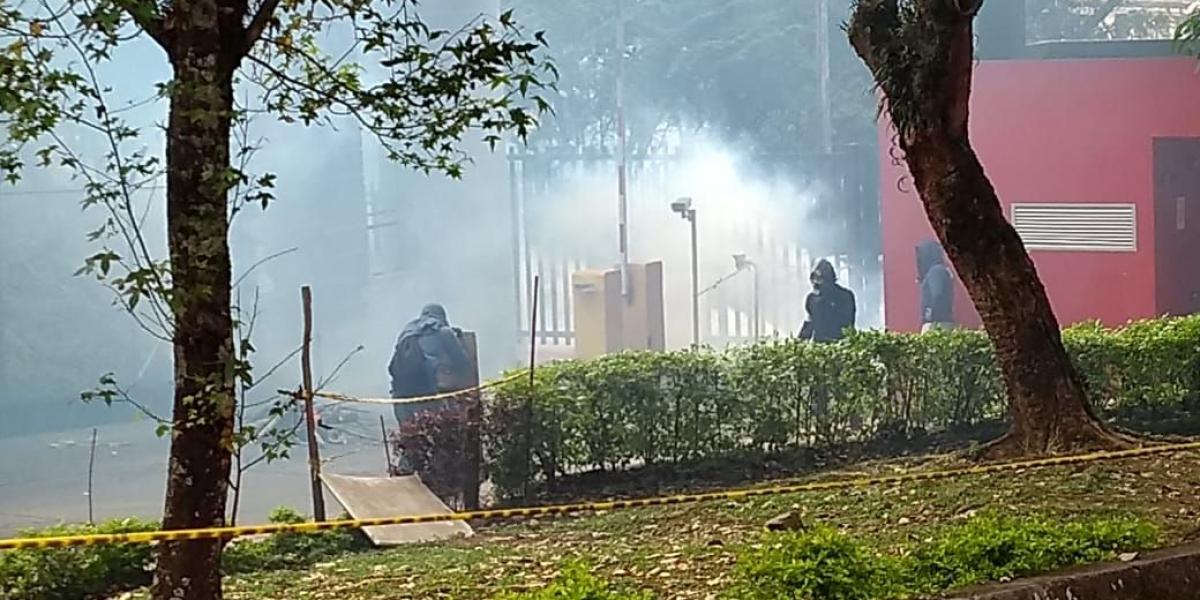Hubo gases lacrimógenos en el recorrido por la capital del Cauca.