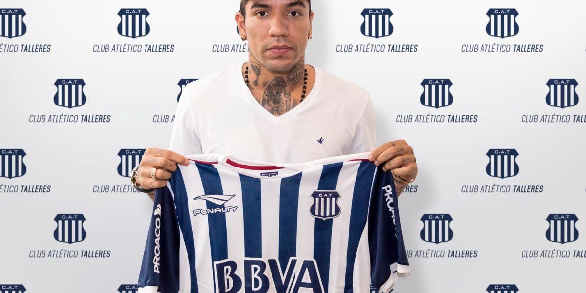 Dayro Moreno con la camiseta de su nuevo equipo.