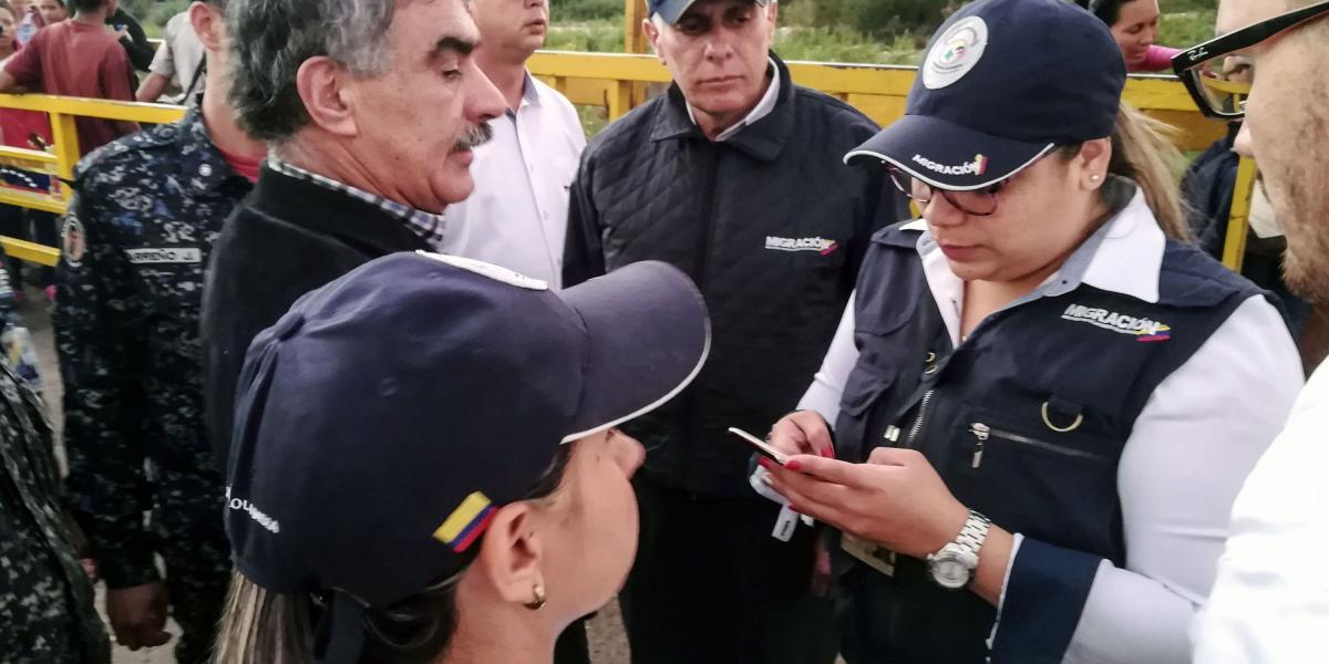 Carlos Manuel Pino García, venezolano expulsado por Colombia el jueves pasado, en la frontera con el país vecino.