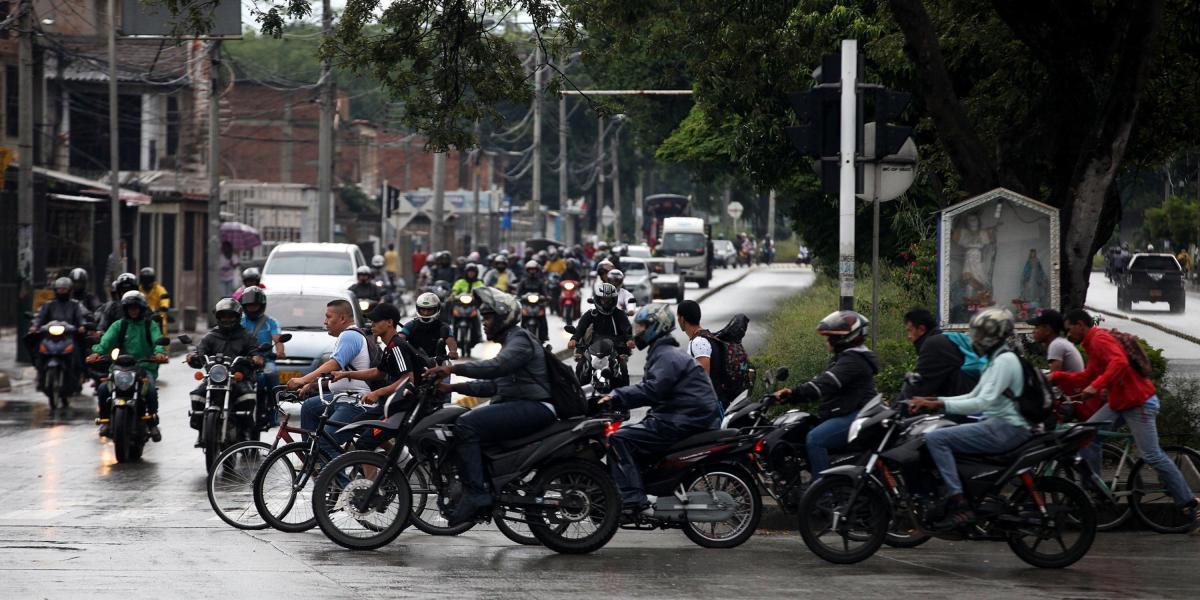 Según la Secretaría de Movilidad de Cali, en la ciudad circulan unas 230.000 motos.