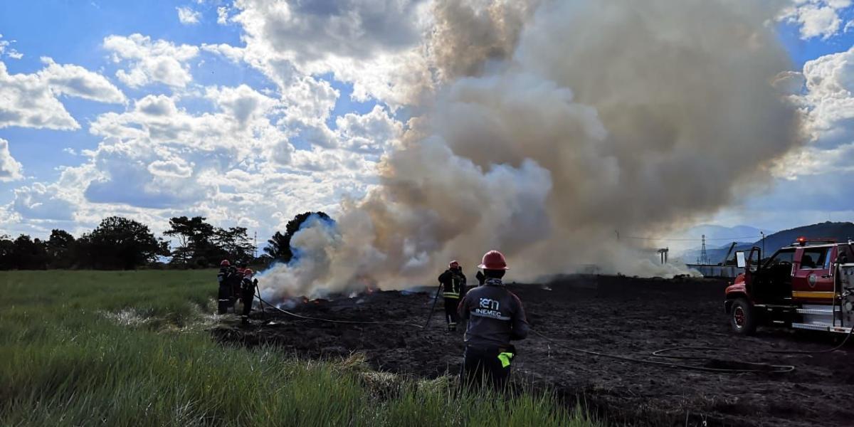 Uno de los 36 incendios forestales que se han producido en Villavicencio entre diciembre y lo corrido de enero.
