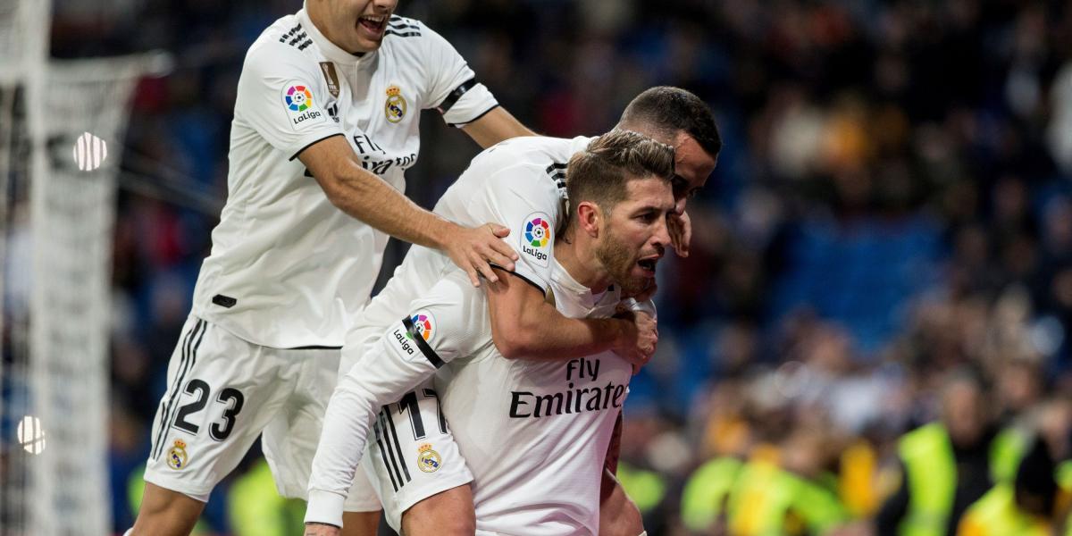 Los jugadores de Real Madrid celebran el primer gol.