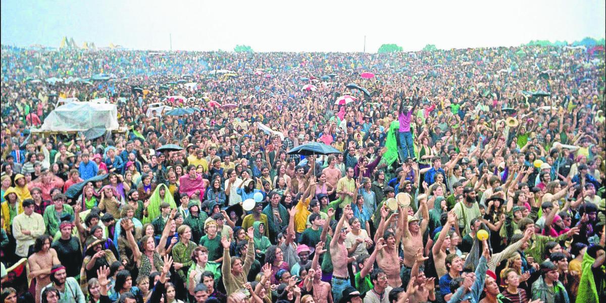 El primer festival de Woodstock, que atrajo casi medio millón de espectadores, se celebró entre el 15 y el 18 de agosto de 1969.