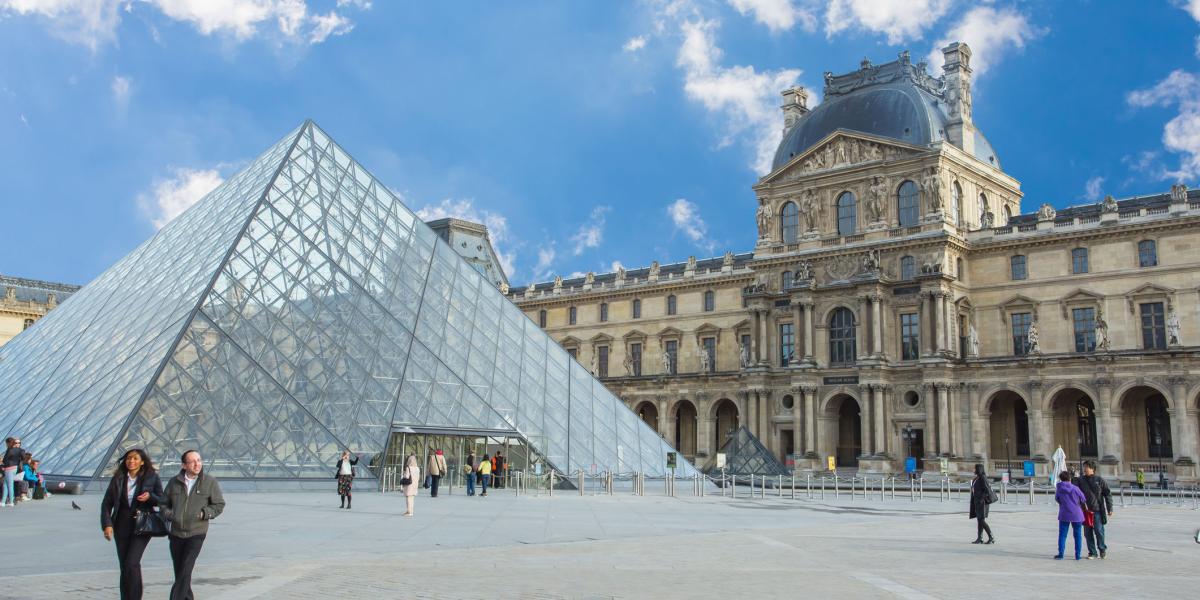 Museo del Louvre (París, Francia)