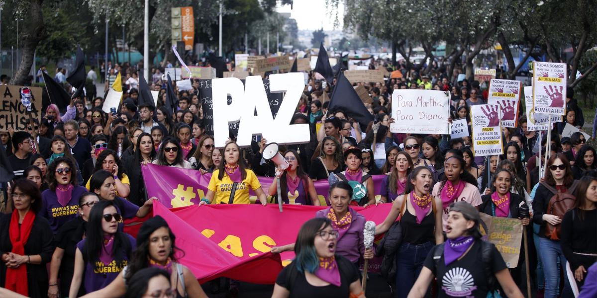 Tras el feminicidio de una mujer embarazada que conmocionó al país, miles de personas salieron a las calles de Quito para protestar contra la violencia machista.
