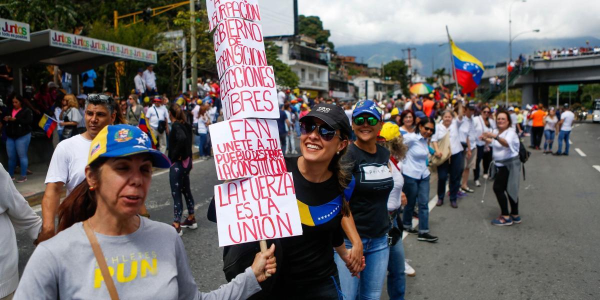Este miércoles, los venezolanos salieron a las calles para exigirle a las fuerzas militares que reconozcan a Guaidó como presidente encargado de Venezuela.