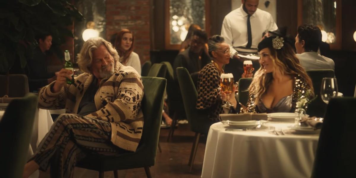 Jeff Bridges y Sarah Jessica Parker en el anuncio de la cerveza Stella Artois.