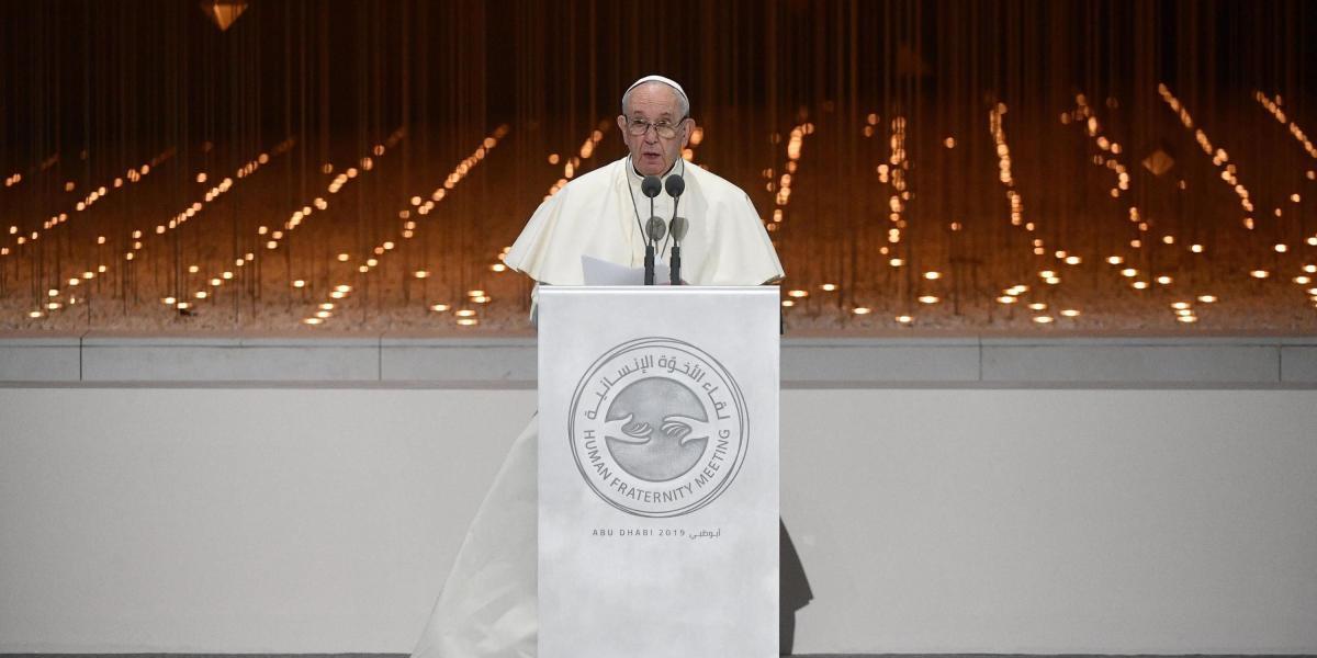 El papa Francisco oficio este martes una misa en Abu Dabi durante su visita a los Emiratos Árabes.