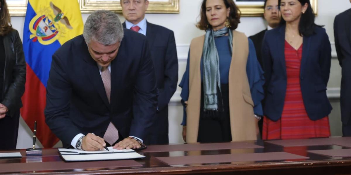 El Gobierno radicó en el Congreso de la República el Plan Nacional de Desarrollo 2018-2022 ‘Pacto por Colombia, pacto por la equidad’, con inversiones cercanas a los $1.100 billones.