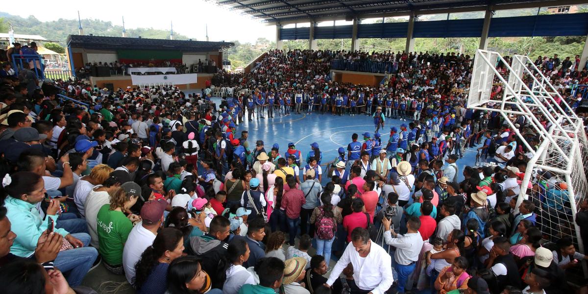 La audiencia fue masiva y empezó en la mañana de este miércoles en el polideportivo de Tacueyó.