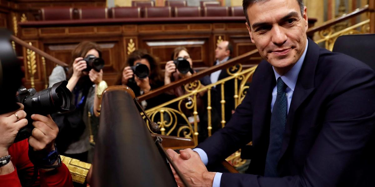 El presidente del Gobierno, Pedro Sánchez, a su llegada al pleno del Congreso donde este miércoles se celebra la segunda jornada del debate de las enmiendas a la totalidad del proyecto de Presupuestos Generales del Estado.