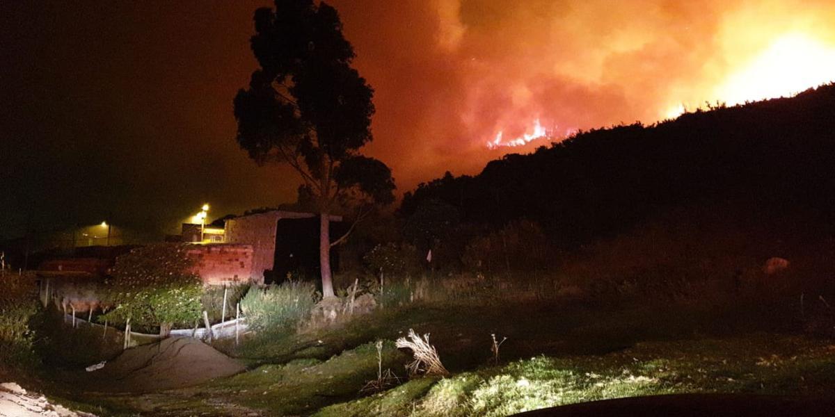 La noche del martes, durante el incendio, cerca de 300 personas tuvieron que evacuar.