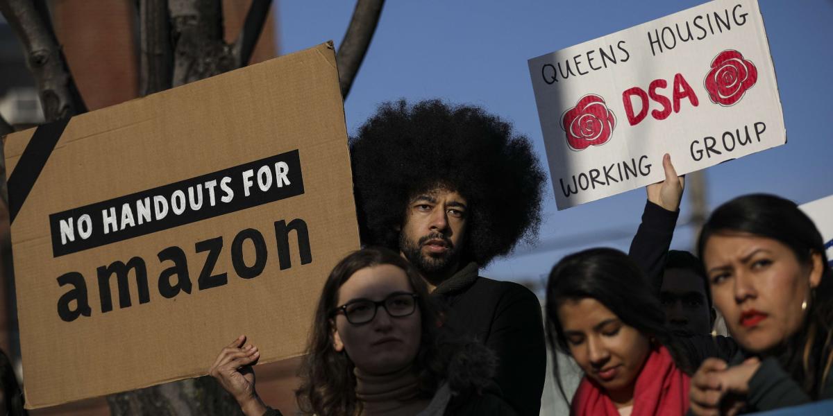 Entre las comunidades hubo protestas contra Amazon.