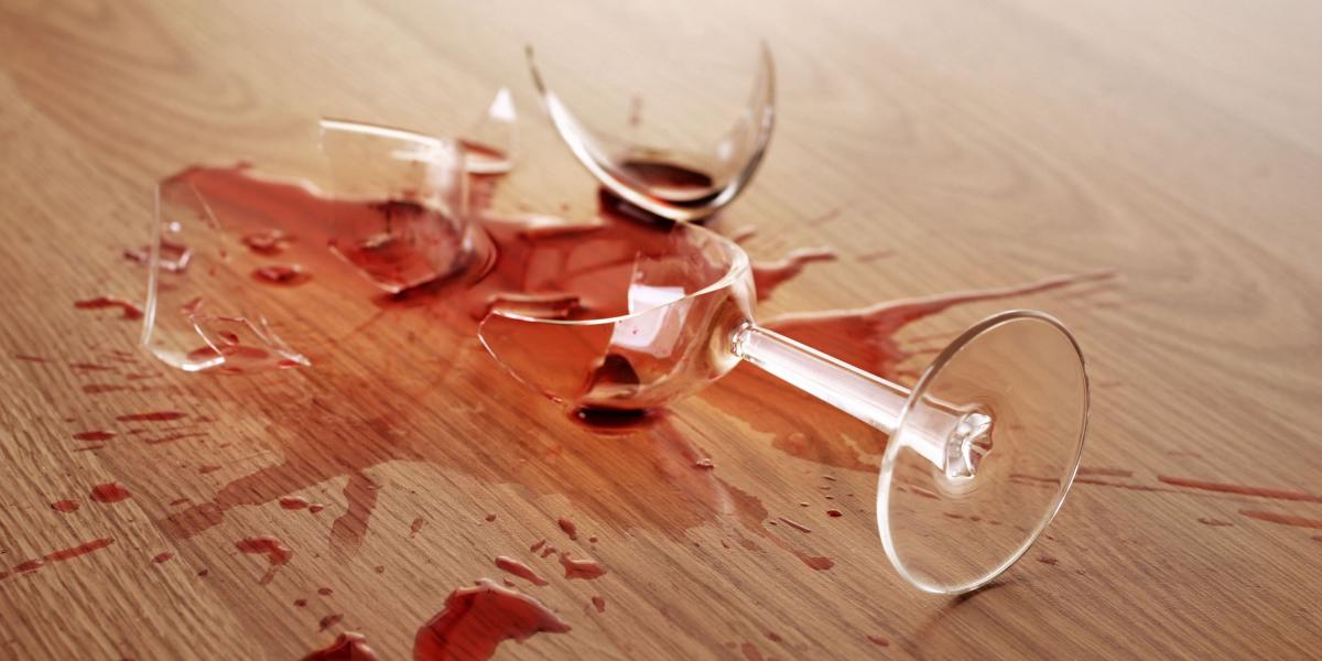 Con la nueva reglamentadción, el vino paga un impuesto ad valorem que corresponde a un 20 % del valor final de la botella, además del impuesto al consumo específico (por grado alcohólico) e IVA.