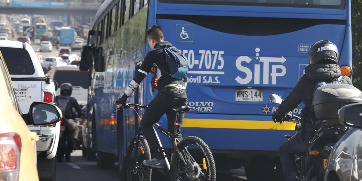 En la ciudad el uso de la bicicleta es alto, pero alguno ciclistas cometen imprudencias en las vías de Bogotá.
