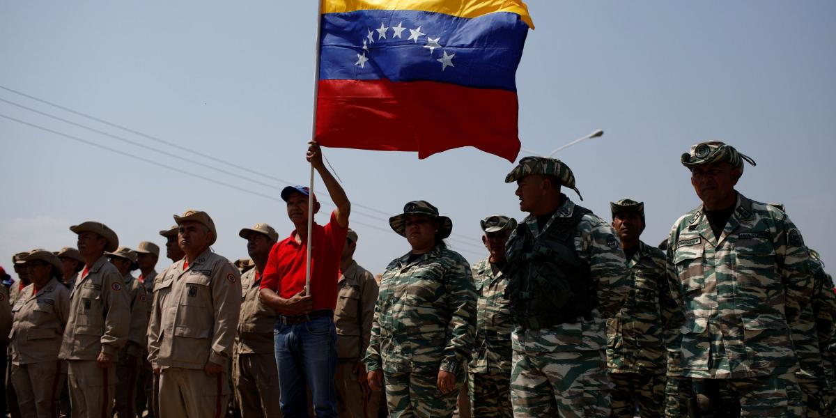 Maduro ordenó a las Fuerzas Armadas un plan de "despliegue permanente" para la defensa de "todo el territorio", que incluya a soldados y equipamiento militar en las calles.
