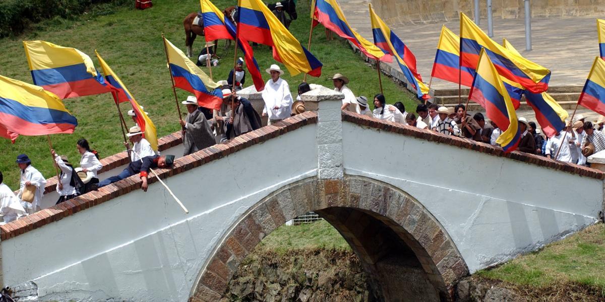 La Batalla de Boyacá ha sido representada por jóvenes muchas veces en el puente sobre el río Teatinos.