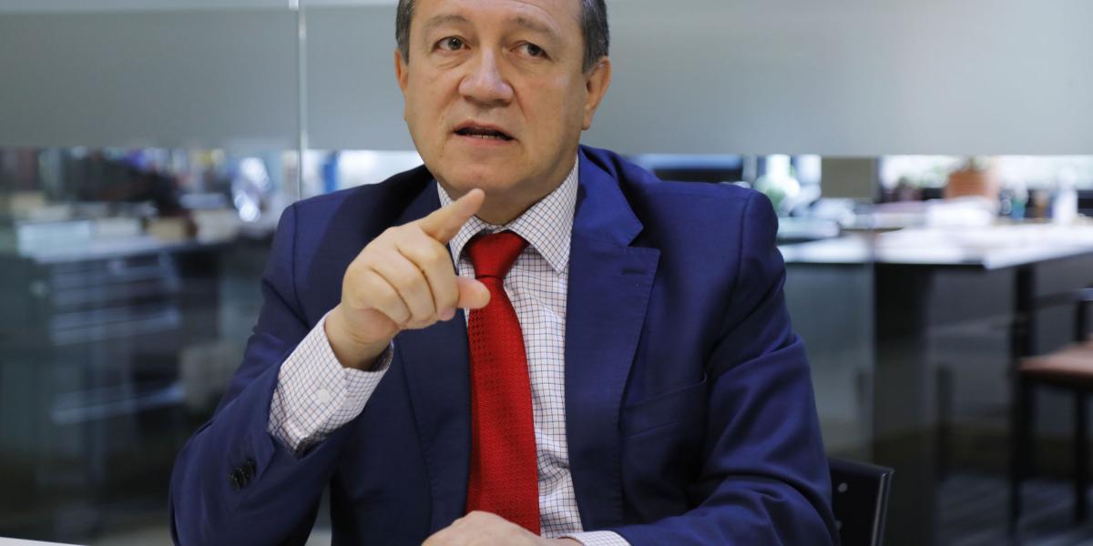 Ernesto Macías, presidente del Senado, habló con EL TIEMPO sobre el futuro del Huila.