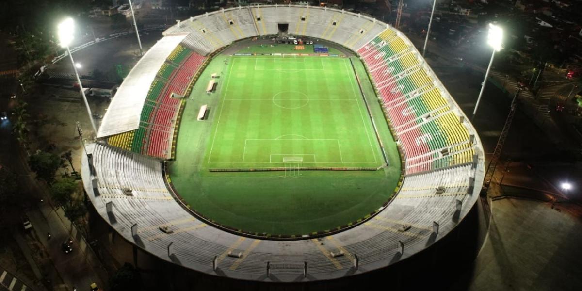 Estadio Manuel Murillo Toro estrena sistema de iluminación