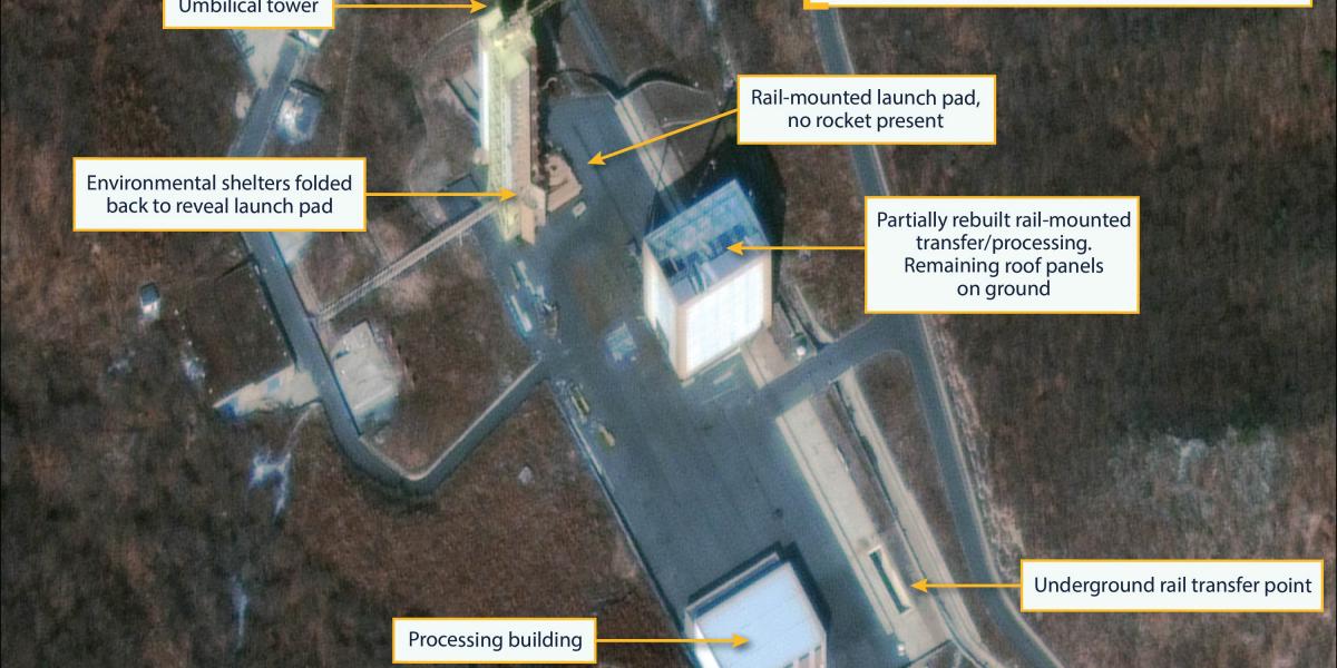Imágenes de satélite han mostrado, según analistas, que Corea del Norte ha mantenido una actividad inusual en una estación de lanzamiento de misiles, que se suponía había sido desmantelada.