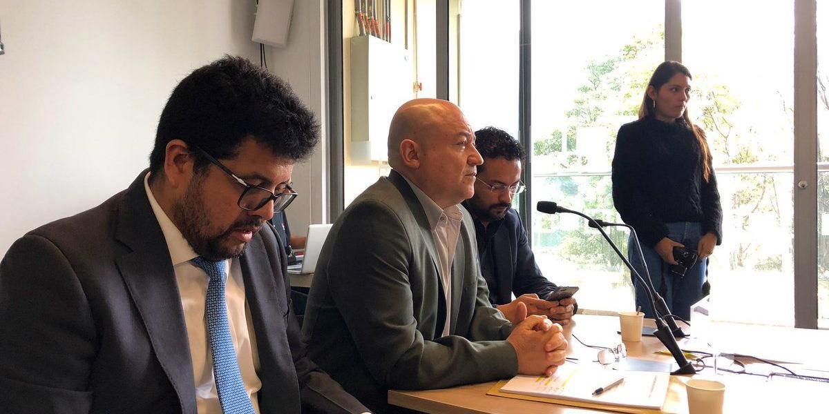 Carlos Antonio Lozada, acompañado de sus abogados, rindió versión voluntaria el 8 de marzo del 2018 ante la JEP por caso de secuestros que se le atribuyen a 31 exjefes de las Farc.