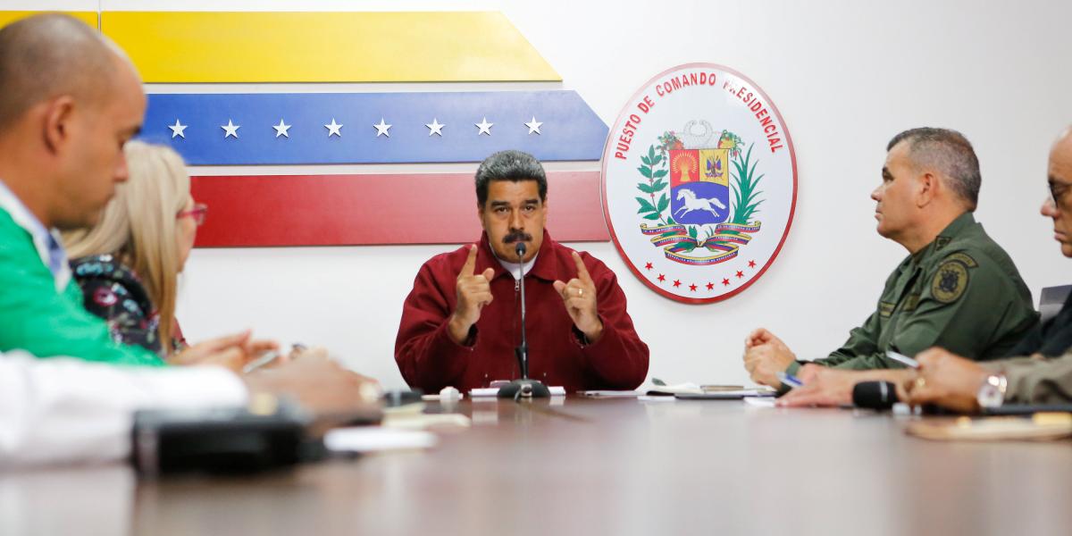 Nicolás Maduro reunido con miembros de su gobierno en el Palacio de Miraflores este 12 de marzo.