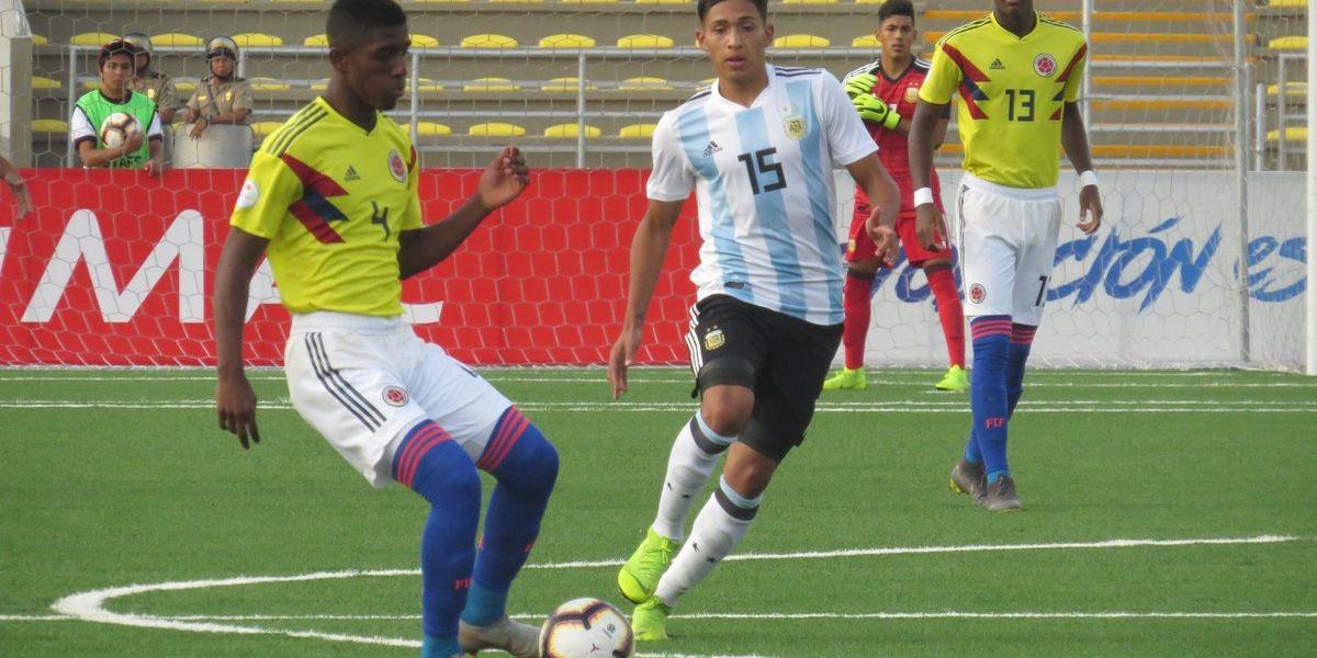 La Selección Colombia Sub-17 en su partido contra Argentina.