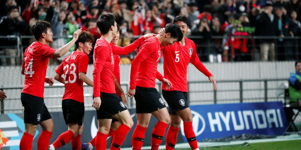 Corea celebra el gol.