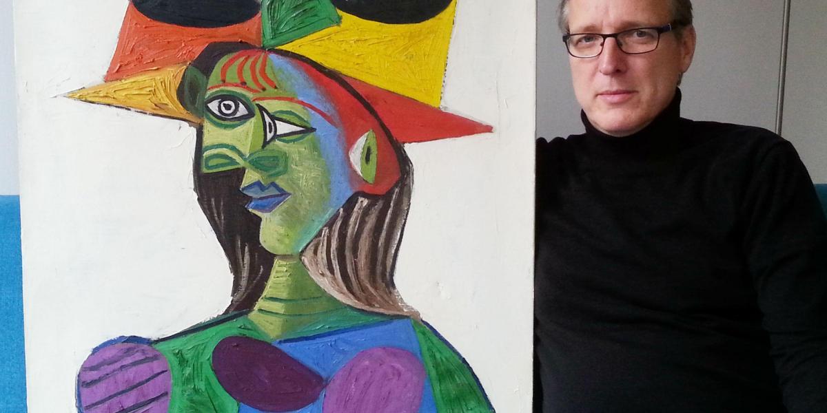 'Busto de mujer’, de Pablo Picasso, fue robado hace veinte años. Fue hallado por el investigador de arte Arthur Brand, en Ámsterdam (en la foto).