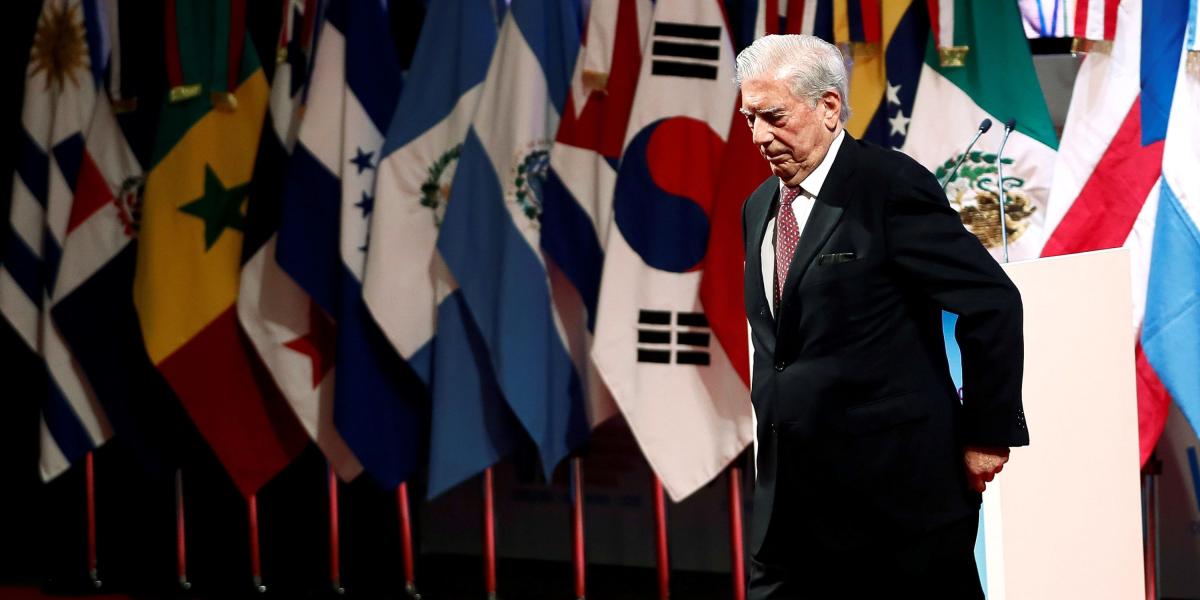 El escritor peruano Mario Vargas Llosa, tras su discurso en la sesión inaugural del VIII Congreso Internacional de la Lengua Española