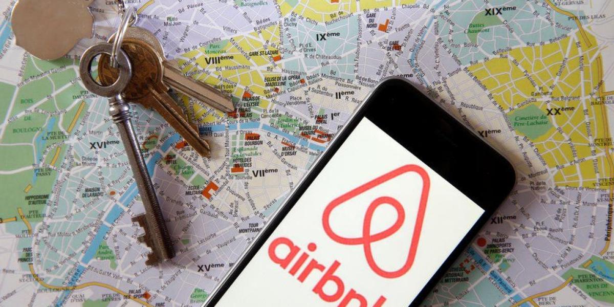 Airbnb dijo que alcanzó los 500.000 millones de huéspedes.