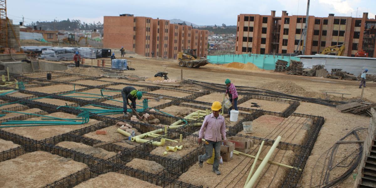 A pesar de los ajustes que aún vive el sector de la construcción en el país, las oportunidades de inversión son grandes, a través de nuevas obras, sobre todo de vivienda.