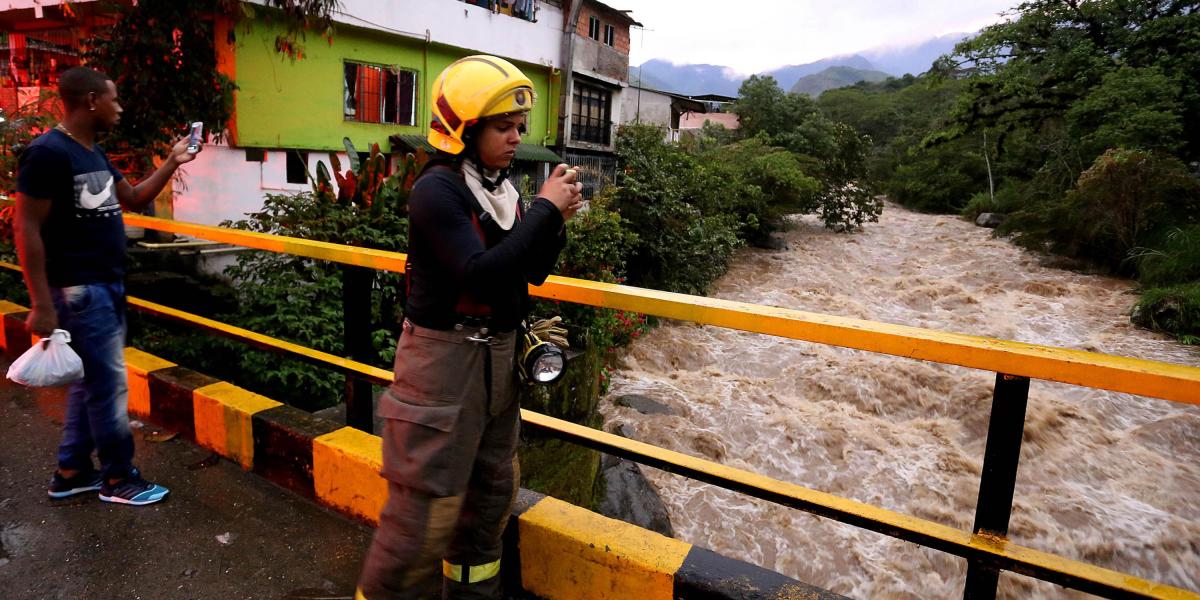 Las autoridades sostienen que estar en cercanía de los ríos es una forma de prevenir una calamidad.