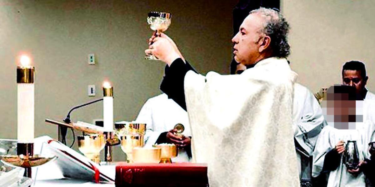 El sacerdote Jesús Expedito Suárez Pardo se vinculó a la Arquidiócesis de Galveston desde 1994. Tiene residencia y ahora una investigación en EE. UU.