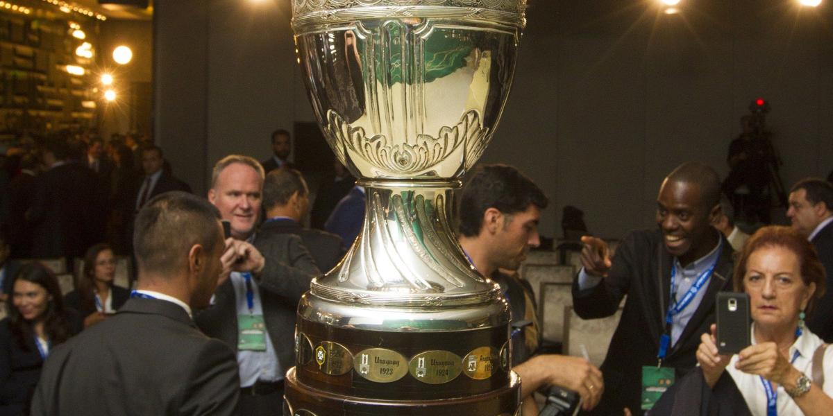 La cuadragésima edición del torneo, disputado en 2015, le correspondió a Chile. Fue una copa realizada en vísperas de la 'copa centenario' dado que, así sucederá en 2019 y 2020, tuvo dos ediciones seguidas.