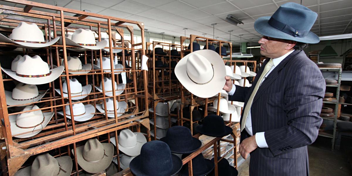 Barbisio Colombia llega a los 50 años fabricando sombreros para el
