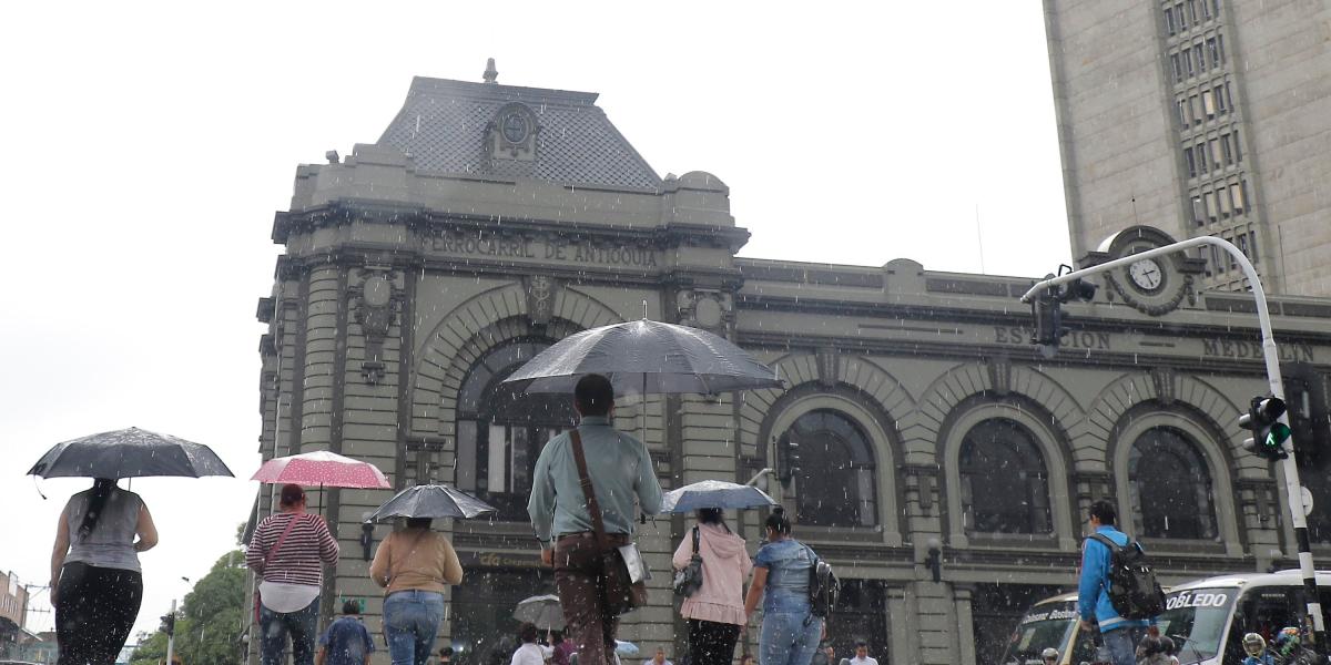 Una semana lluviosa ha vivido Medellín, situación que ha ayudado a mejorar las condiciones de calidad del aire en la capital antioqueña y el Valle de Aburrá. En la imagen, antigua estación del Ferrocarril de Antioquia. 21marzo2019