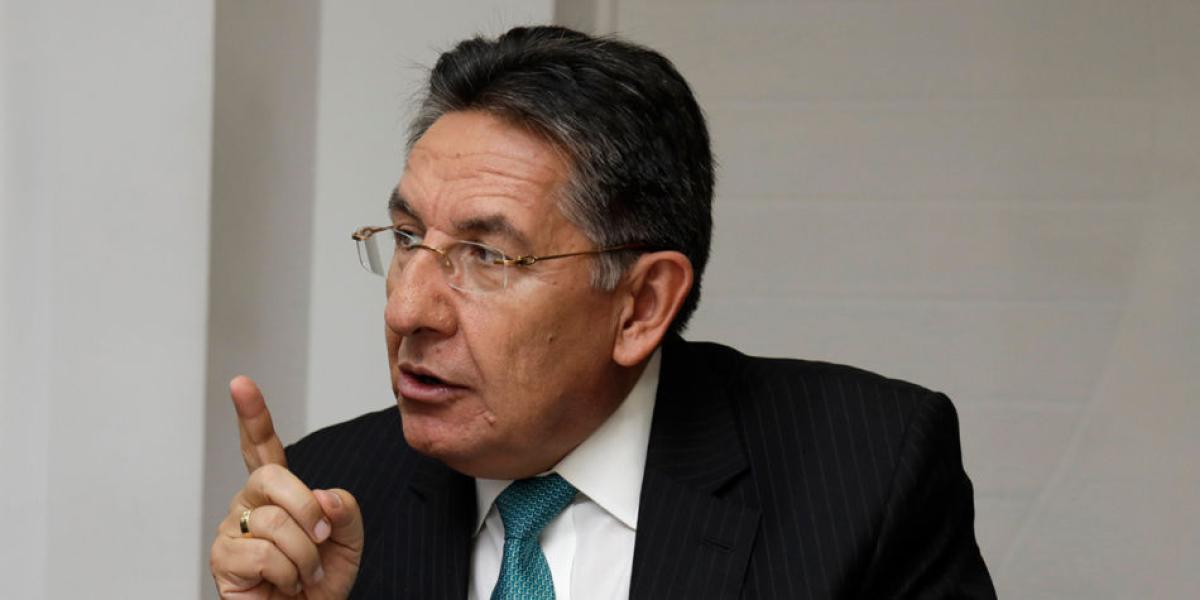 El fiscal general, Néstor Humberto Martínez, afirma que tanto el ente acusador como la Policía recibieron información sobre el plan contra Duque.