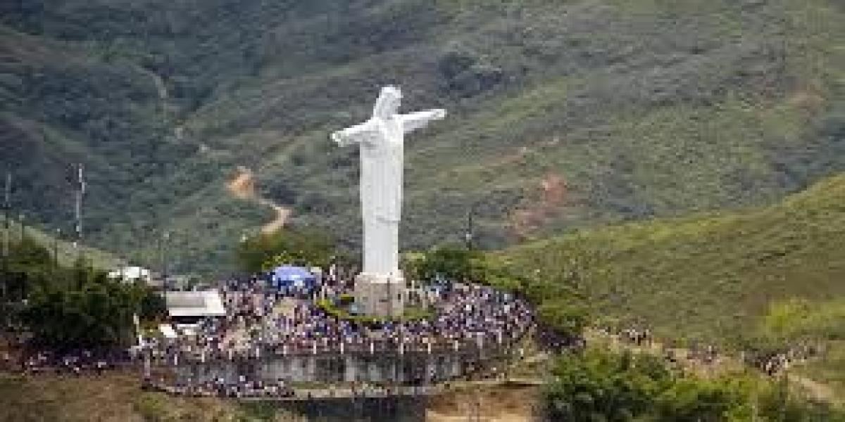 El cerro Cristo Rey, uno de los más visitados por esta época.