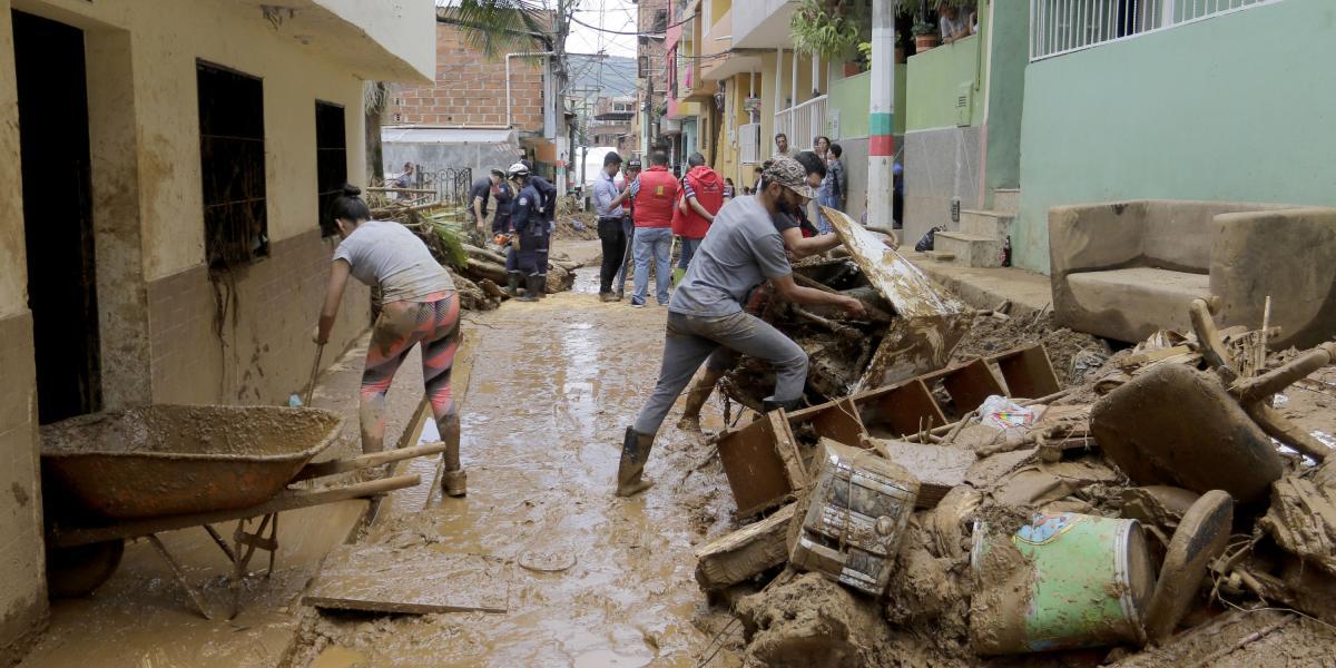 Así se encuentran los damnificados por cuenta del desbordamiento del río Medellín y la quebrada La Miel.