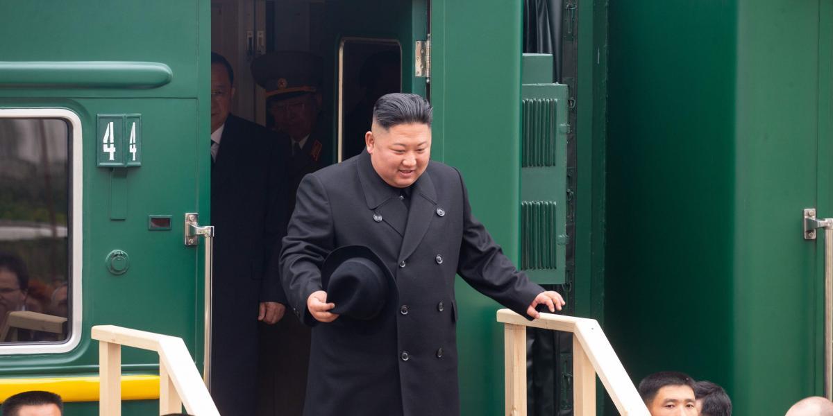 Kim Jong-un arribó en su tren privado a la estación en la ciudad fronteriza entre Rusia y Corea del Norte, Khasan.