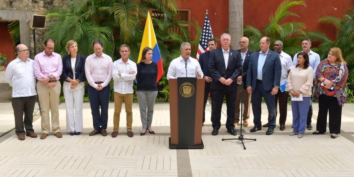 El presidente Iván duque, en Cartagena, con un grupo de congresistas de Estados Unidos