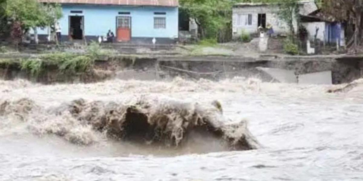 Más de 20 barrios afectados por las fuertes lluvias de este lunes 13 de mayo.