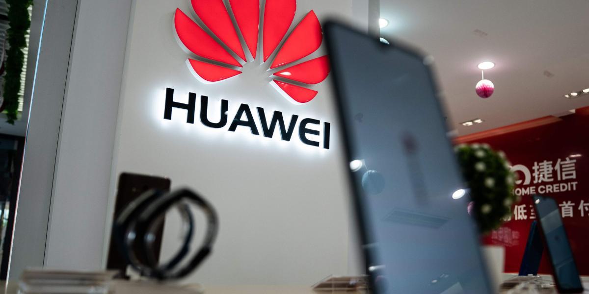 Los problemas entre Estados Unidos y la compañía china comenzaron en 2012 cuando un comité del Congreso propuso no usar los dispositivos de las compañías Huawei y ZTE.