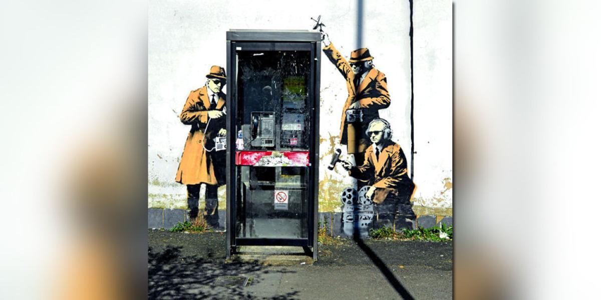 Un mural callejero de Banksy que apareció en 2014 en una 
calle residencial de Cheltenham (Reino Unido).