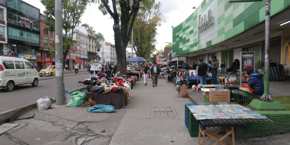 El Distrito intervino este andén, ubicado en la zona de Galerías, el cual era ocupado por puntos de venta informal.