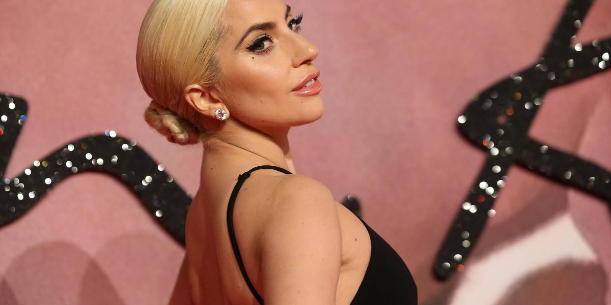 Lady Gaga habló sobre el tema antes de interpretar la canción 'Shallow', que canta junto a Bradley Cooper en la película 'A star is born'.