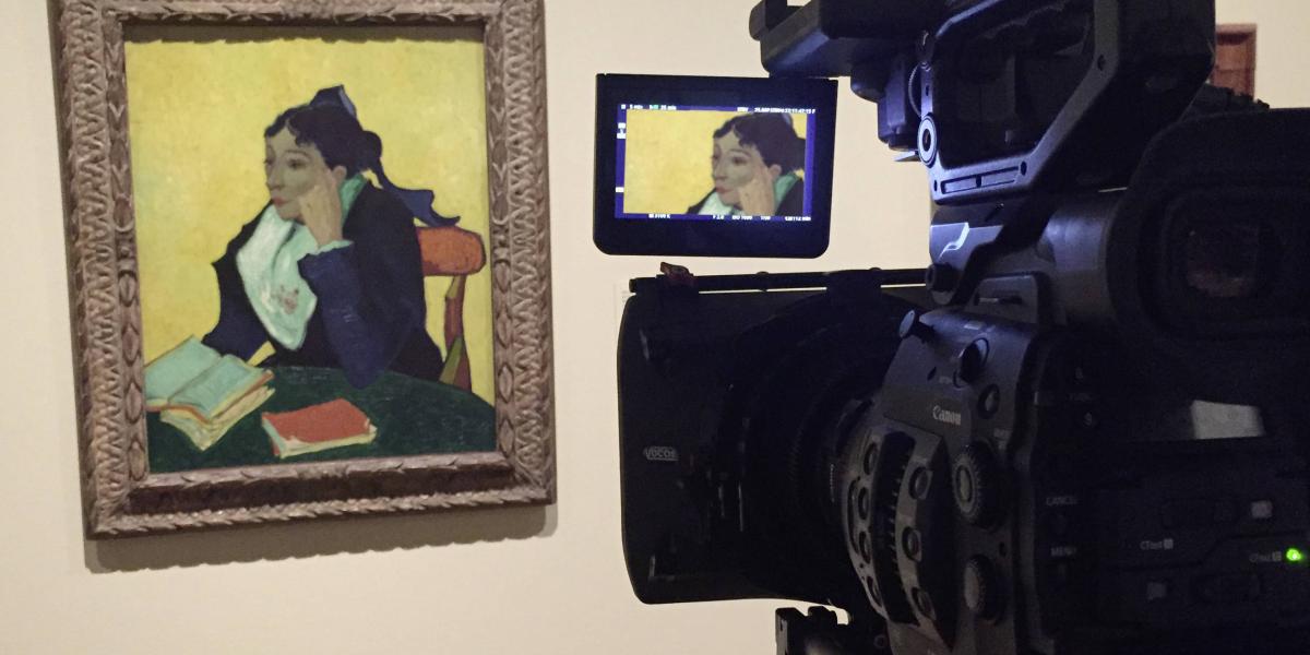 Filmación de la obra ‘L’Arlésienne’, de Van Gogh, durante el rodaje de la producción.